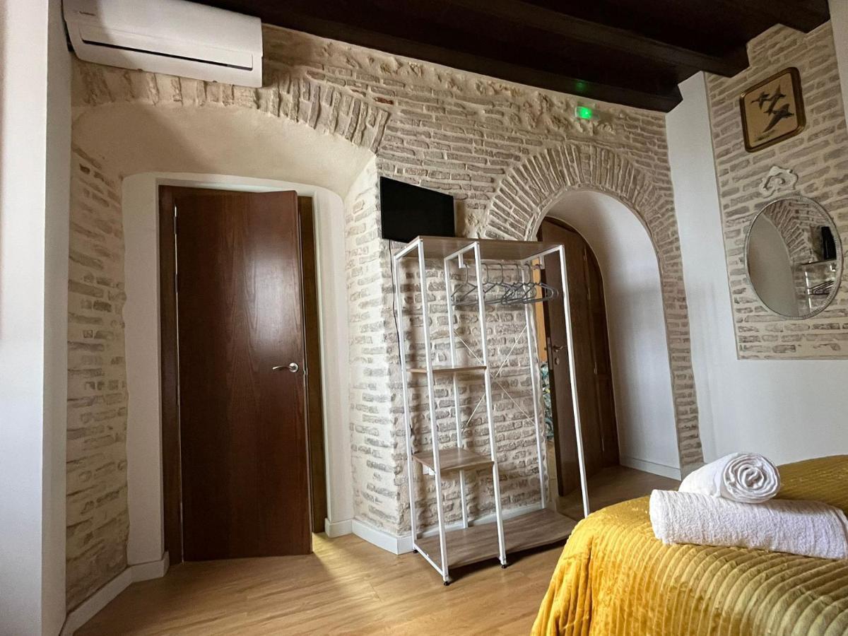 Clarisas Suites Кармона Экстерьер фото