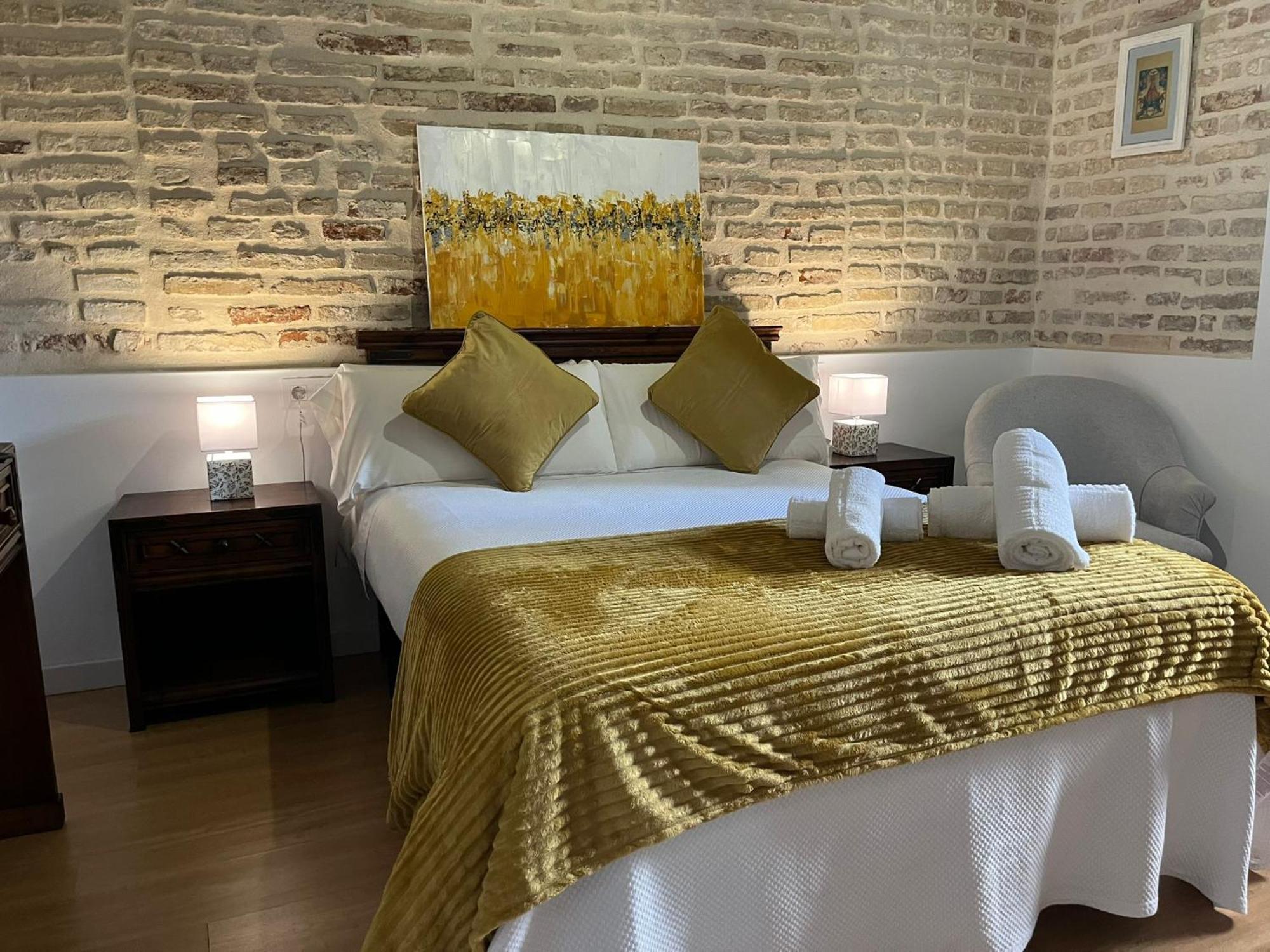 Clarisas Suites Кармона Экстерьер фото