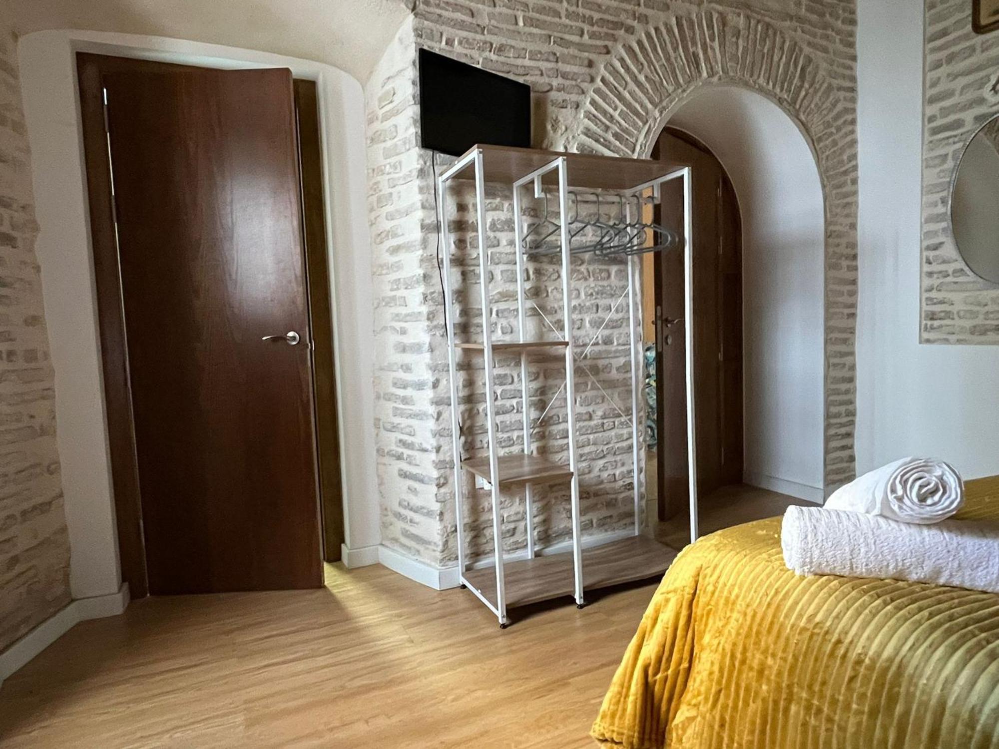 Clarisas Suites Кармона Экстерьер фото